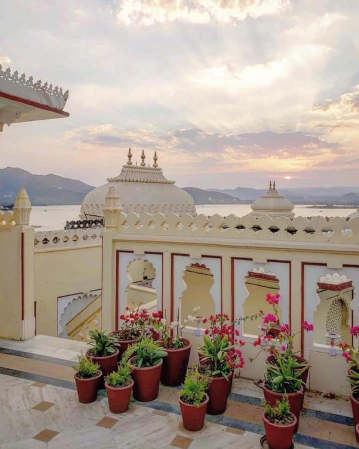 Shiv Niwas Palace By Hrh Group Of Hotels Udaipur Extérieur photo