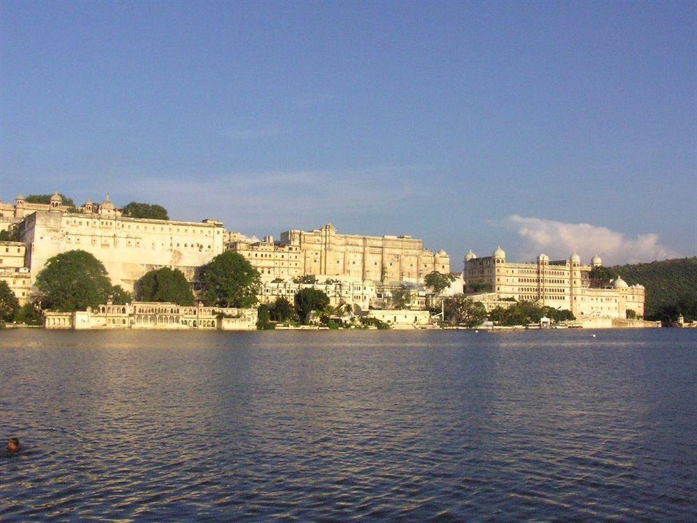 Shiv Niwas Palace By Hrh Group Of Hotels Udaipur Extérieur photo