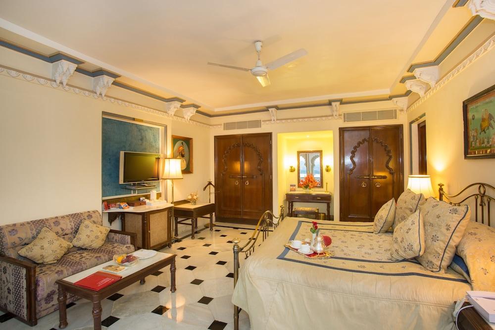 Shiv Niwas Palace By Hrh Group Of Hotels Udaipur Extérieur photo