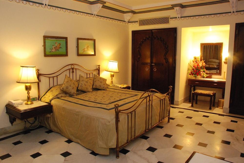 Shiv Niwas Palace By Hrh Group Of Hotels Udaipur Extérieur photo