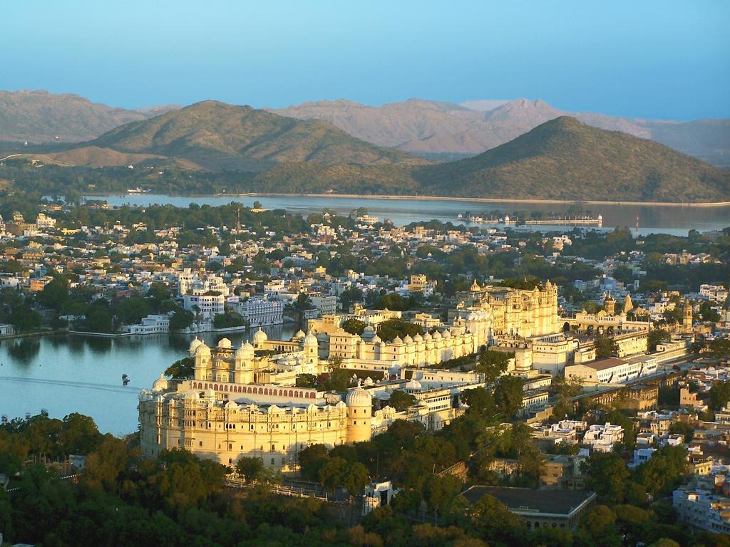 Shiv Niwas Palace By Hrh Group Of Hotels Udaipur Extérieur photo